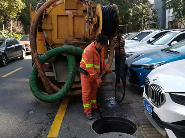 孙吴排污管道清淤