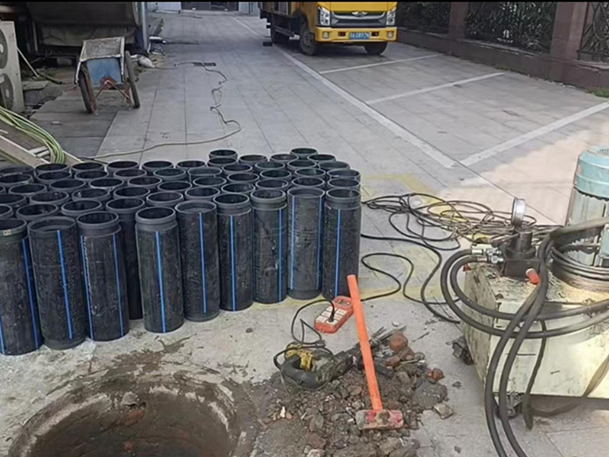 孙吴PE置换管厂家 DN315置换管 非开挖管短管置换